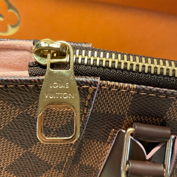 COPY - Authentic Louis Vuitton Damier Ebne Caissa Tote PM - Picture 12 of 15